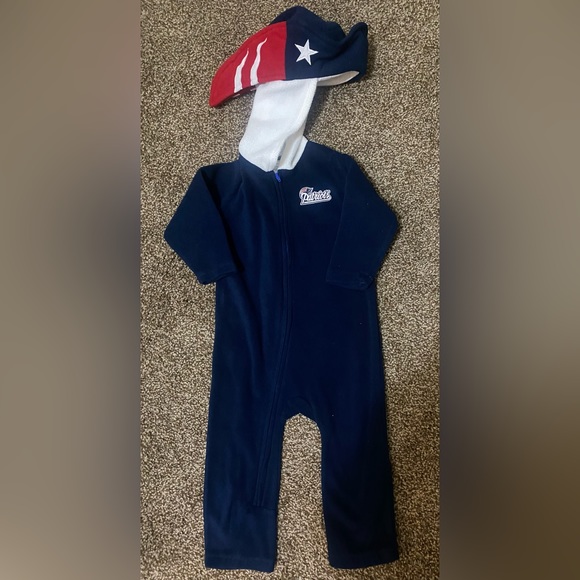 Mascot wear One Pieces New England Patriots Onesie Size 3t Poshmark